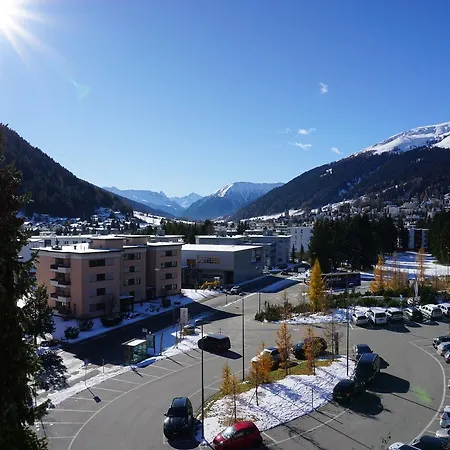 Davos Holiday Apartment Апартаменты Давос